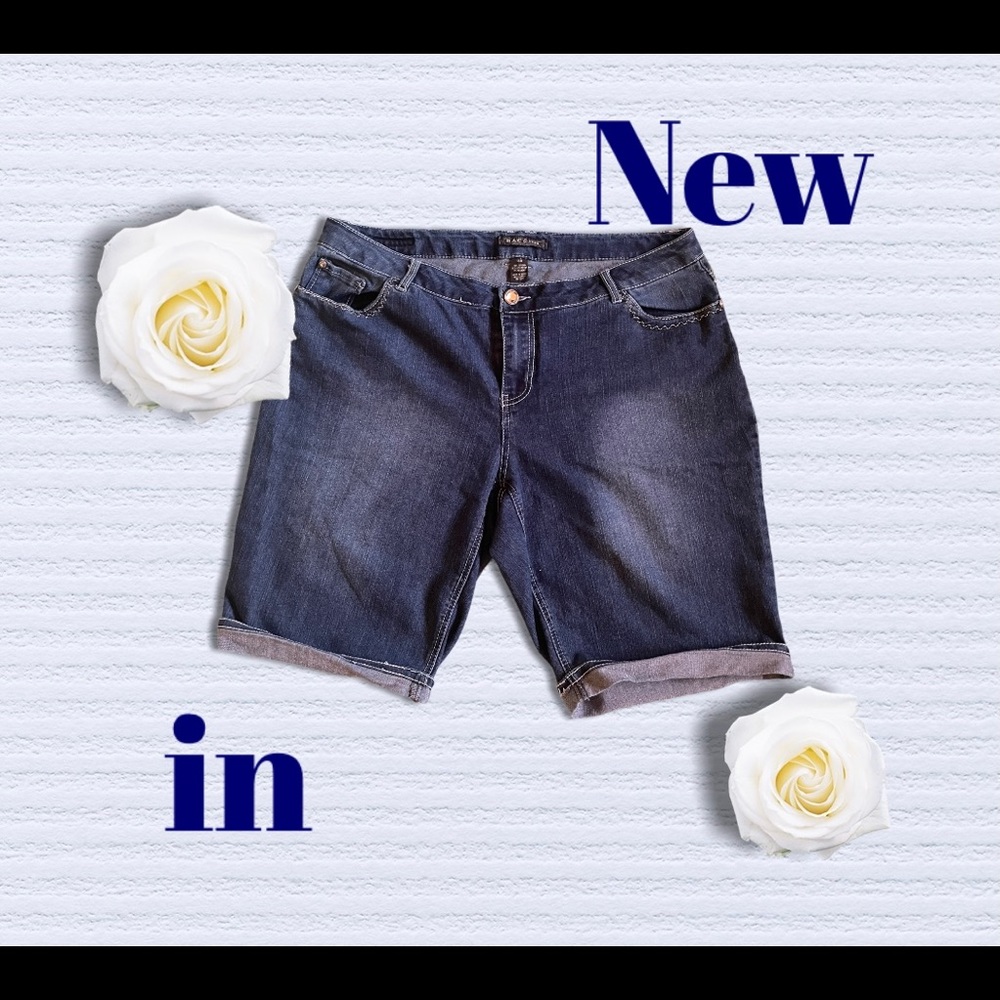 Baccini Woman Jean Shorts with Design Pocket 18W